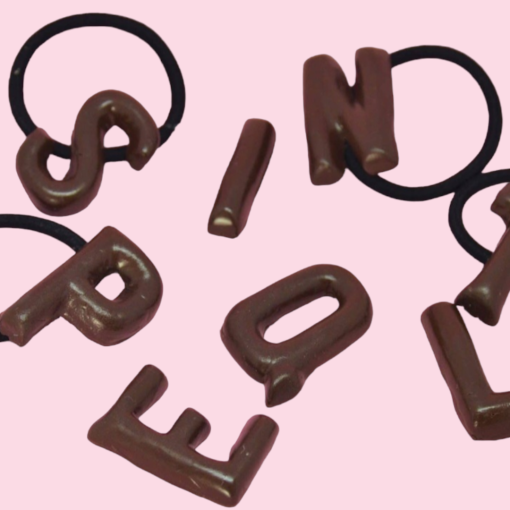 Pin broche chocoladeletter